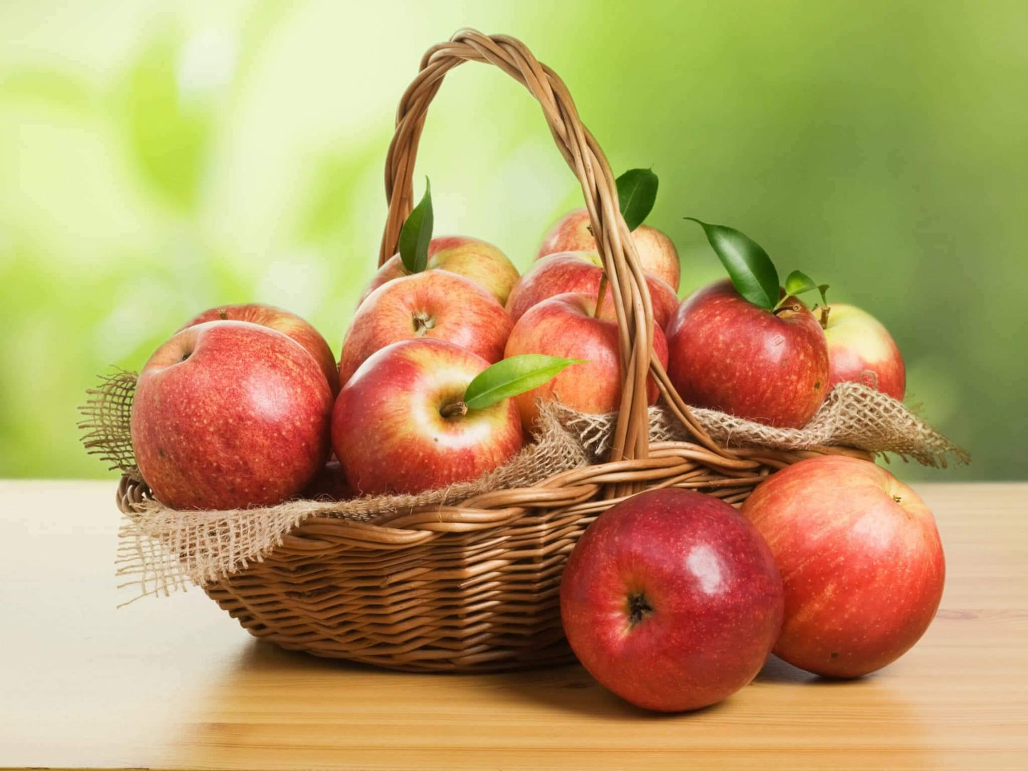 Fresh Apple (Premium Farm Fresh Red Apples)