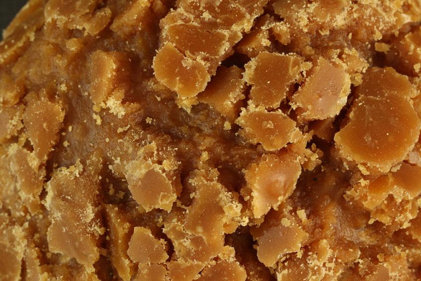 ಪ್ರೀಮಿಯಂ ಬೆಲ್ಲ (ನೈಸರ್ಗಿಕ ಕಬ್ಬಿನ ಬೆಲ್ಲ).Premium Jaggery (Natural Unrefined Cane Jaggery)